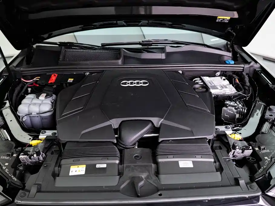 Audi Q7 2023 55 TFSI quattro S line Sport