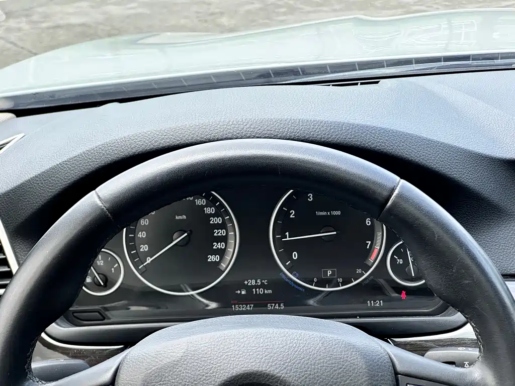 BMW 5 Series — миниатюра 16