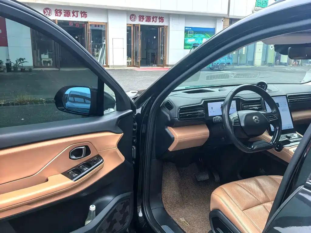 NIO ES8 — миниатюра 10