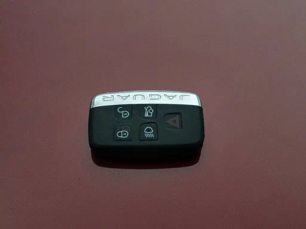 Jaguar XF — миниатюра 19