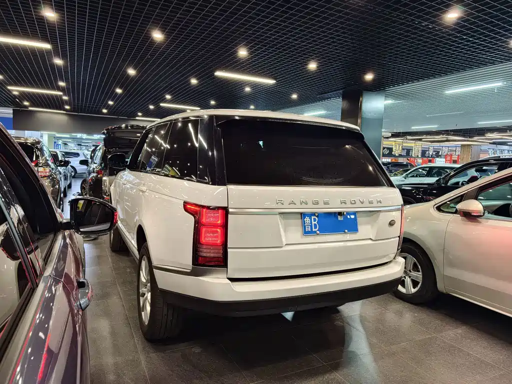 Land Rover Range Rover — миниатюра 6