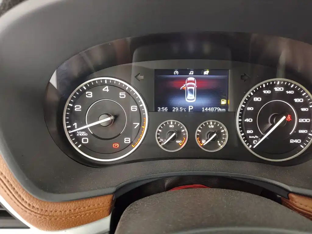 Borgward BX7 — миниатюра 12