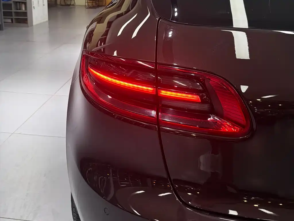 Porsche Macan — миниатюра 13