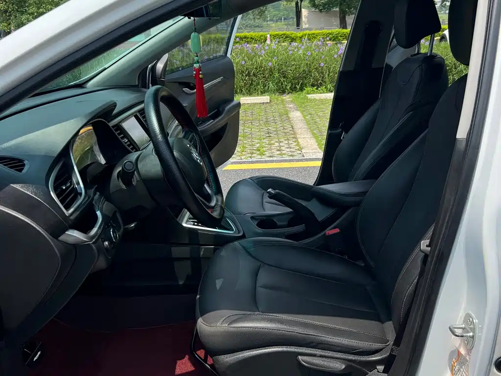 Buick Excelle — миниатюра 7