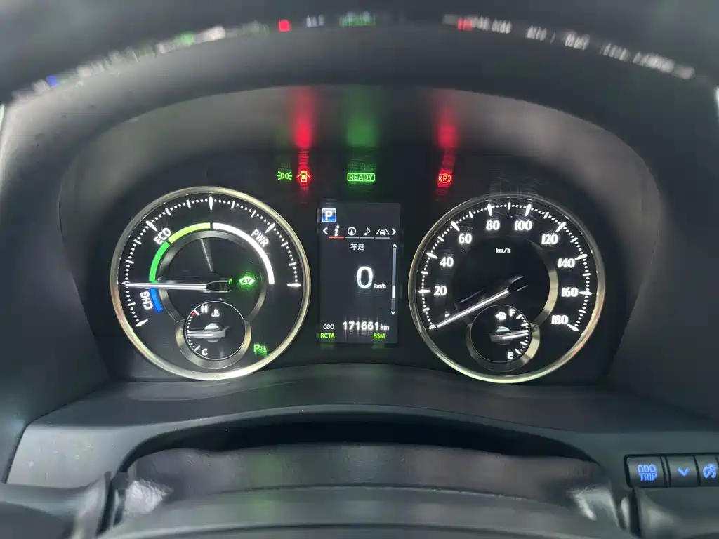 Toyota Vellfire — миниатюра 10
