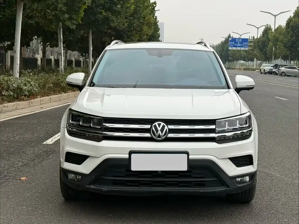Volkswagen Tharu — миниатюра 2