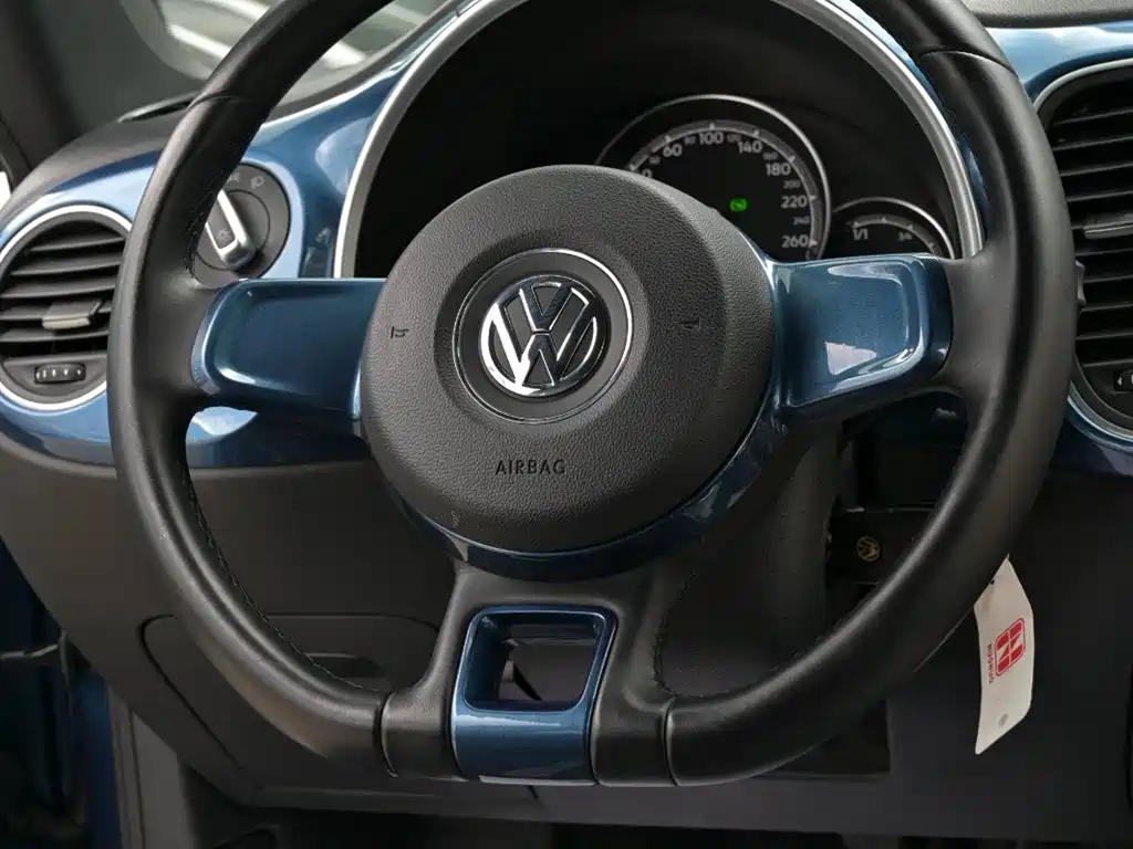 VOLKSWAGEN BEETLE