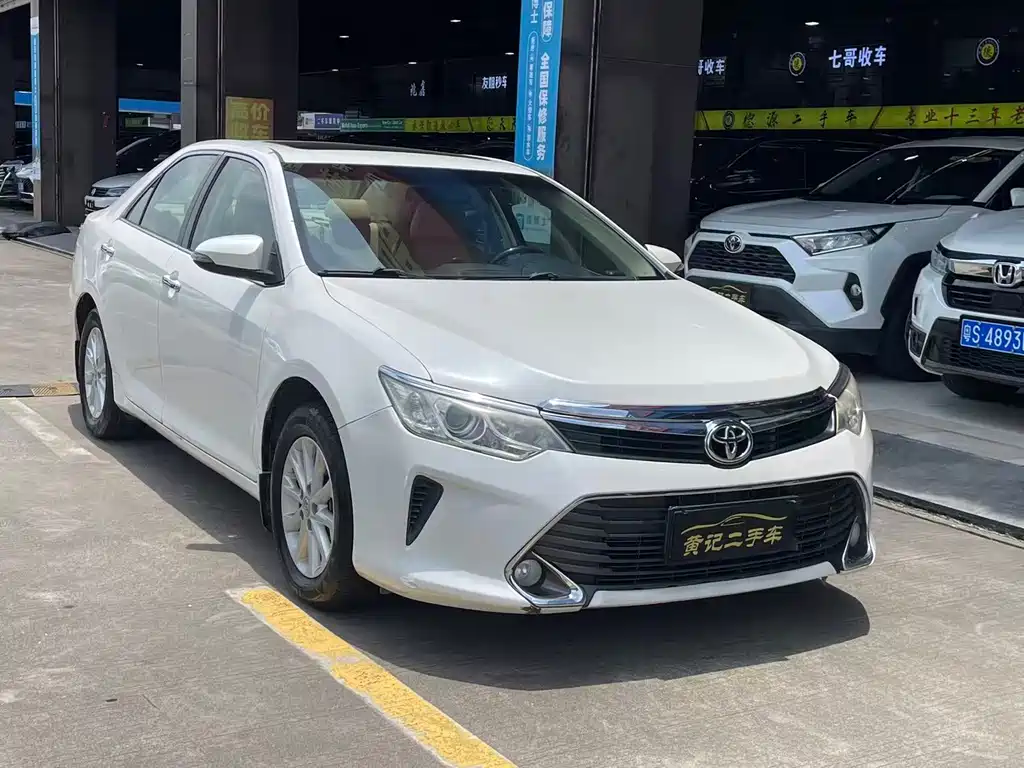 Toyota Camry — миниатюра 3