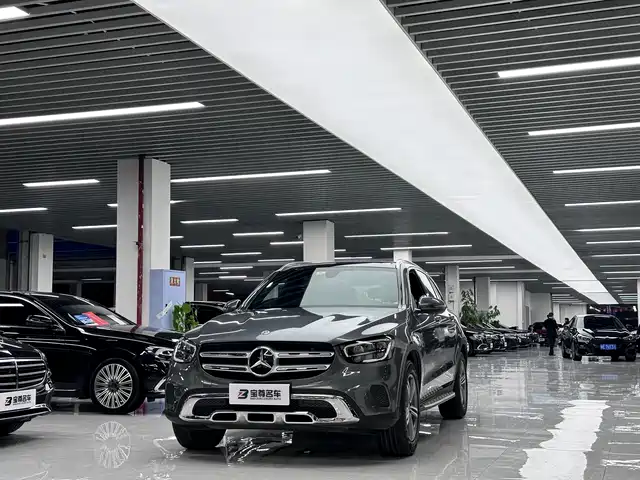 MERCEDES-BENZ GLC