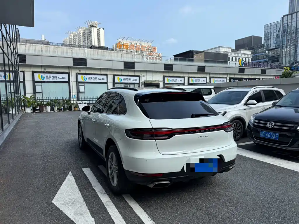 Porsche Macan — миниатюра 13