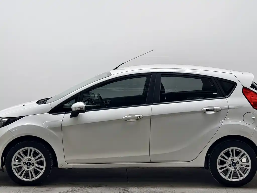 Ford Fiesta — миниатюра 8
