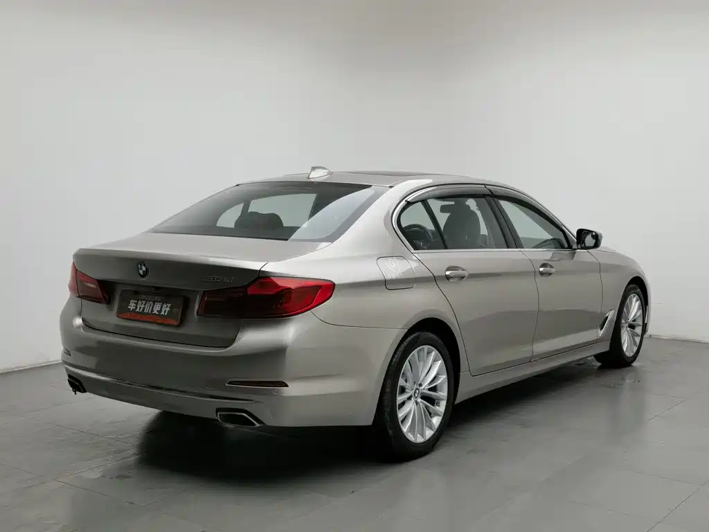 BMW 5 Series — миниатюра 2
