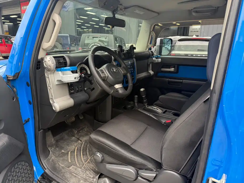 Toyota FJ Cruiser — миниатюра 4