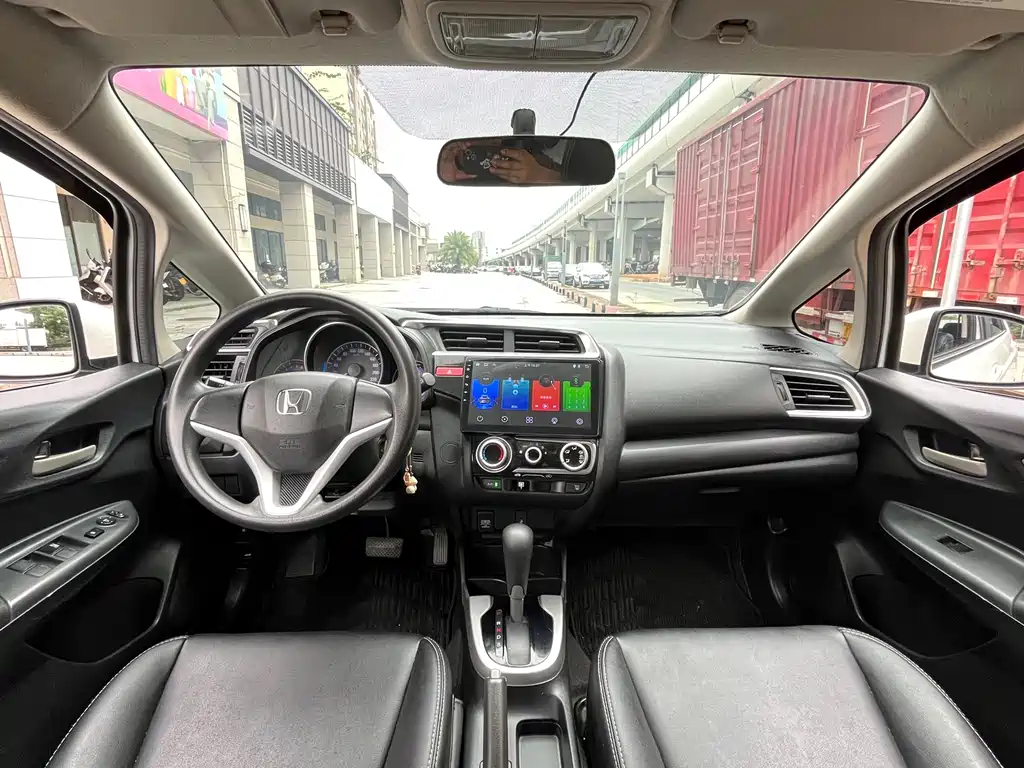Honda Fit — миниатюра 9