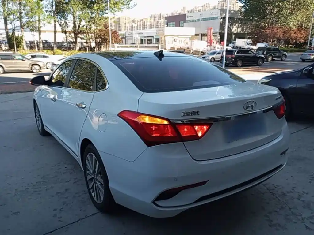 Hyundai Mistra — миниатюра 5