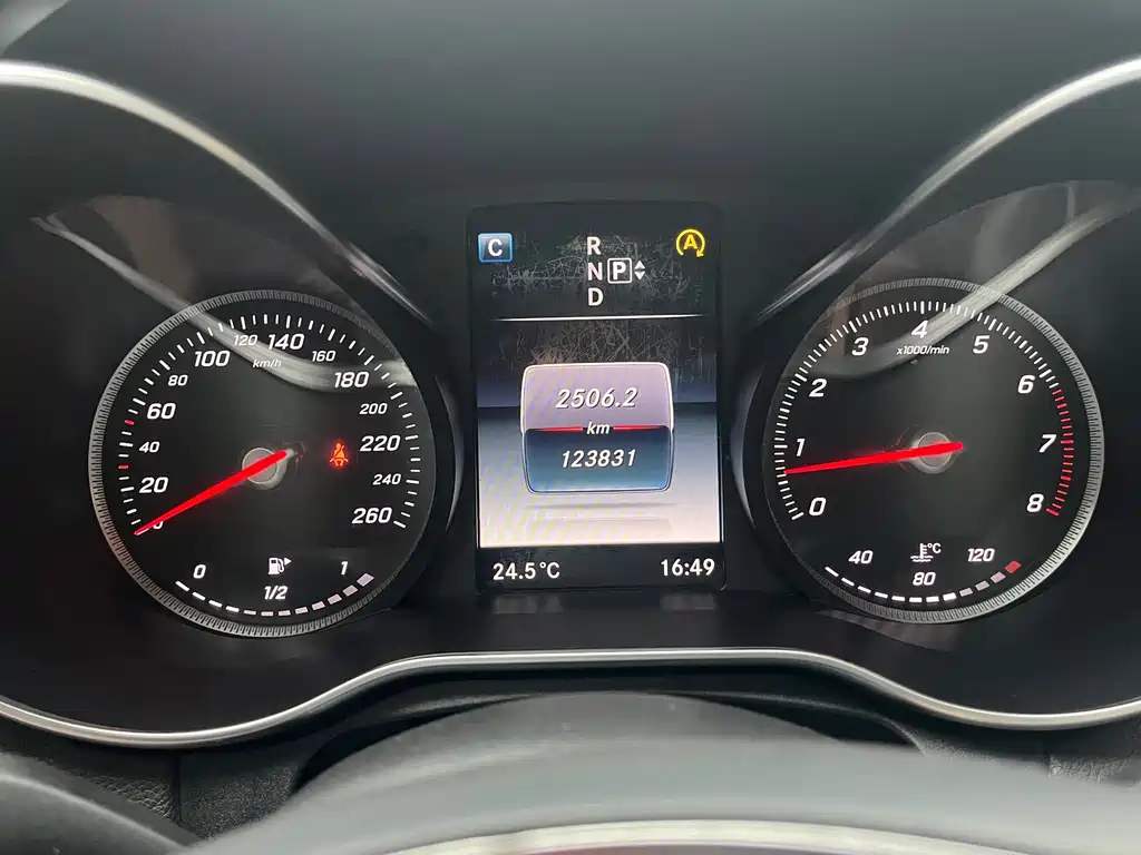 Mercedes-Benz C-Class — миниатюра 13