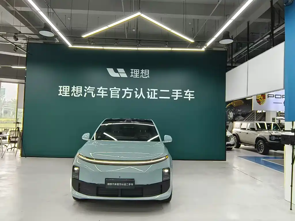Li Auto Li L6 2025