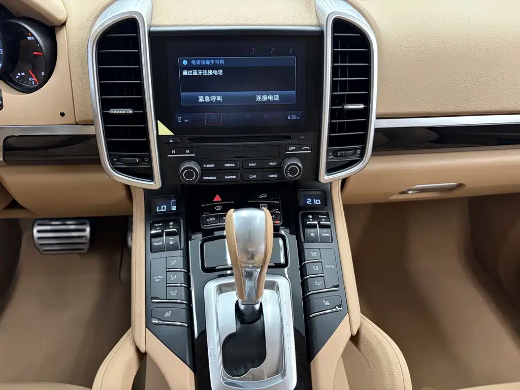Porsche Cayenne — миниатюра 11