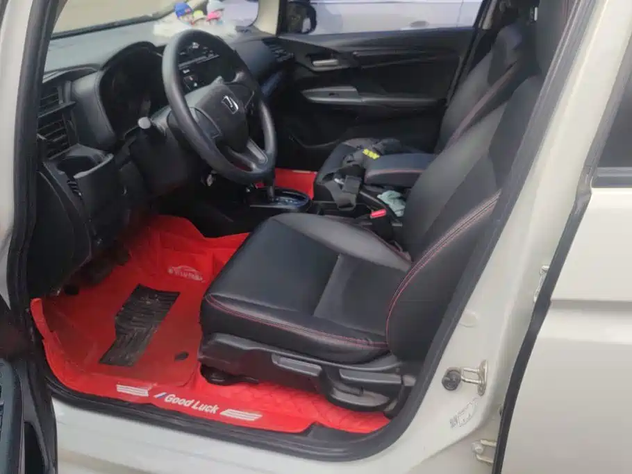 Honda Fit — миниатюра 9
