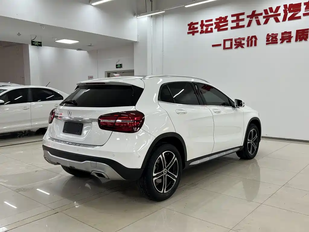 Mercedes-Benz GLA 2018 GLA 200 Fashion