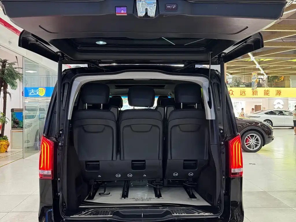Mercedes-Benz V-Class — миниатюра 20