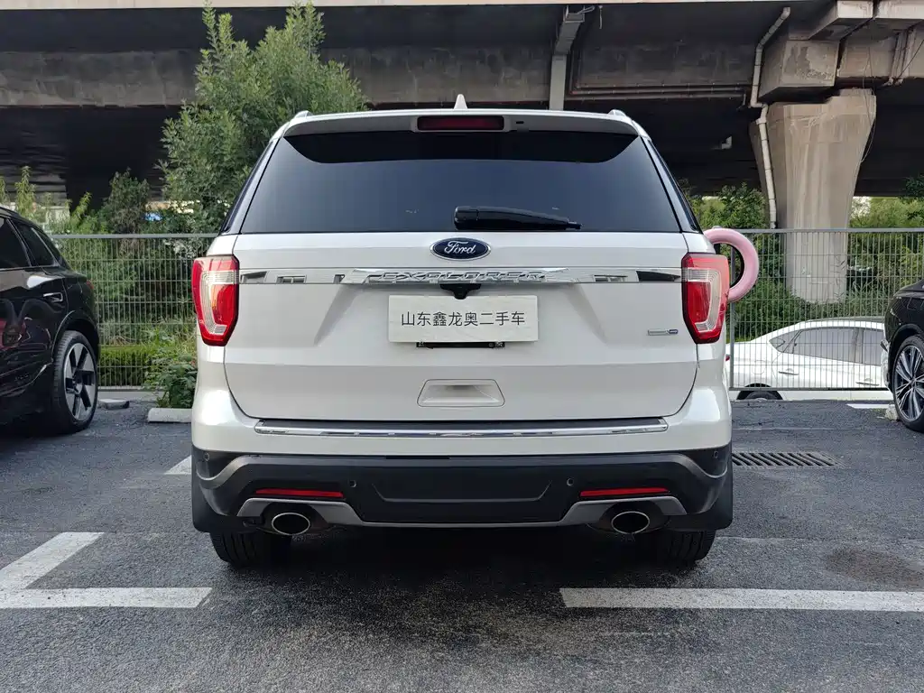 Ford Explorer (Import) — миниатюра 8