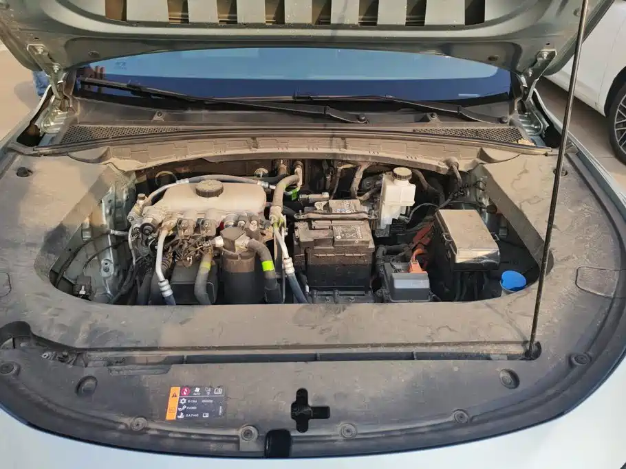 Roewe D6 — миниатюра 10