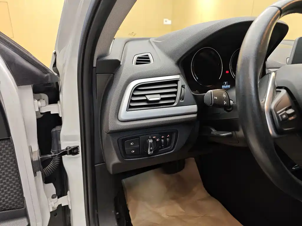 BMW 1 Series — миниатюра 11