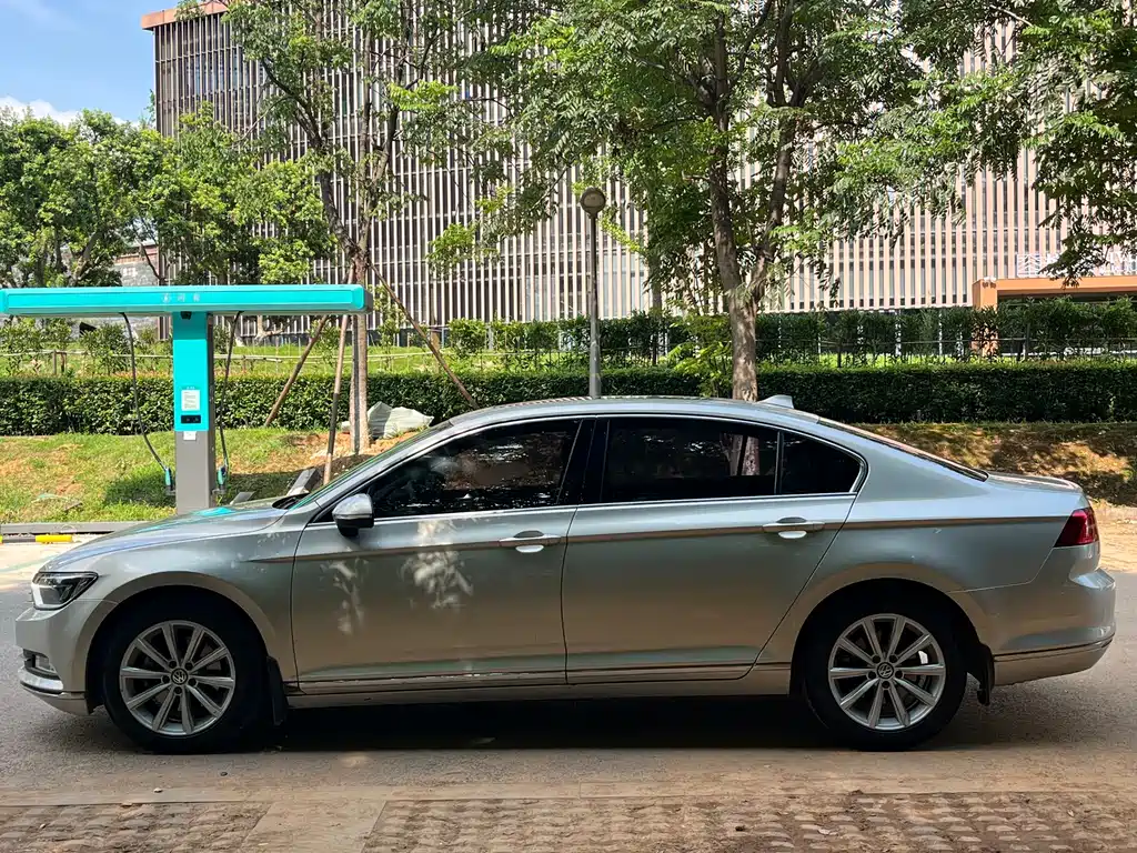 Volkswagen Magotan 2017 330TSI DSG Lead