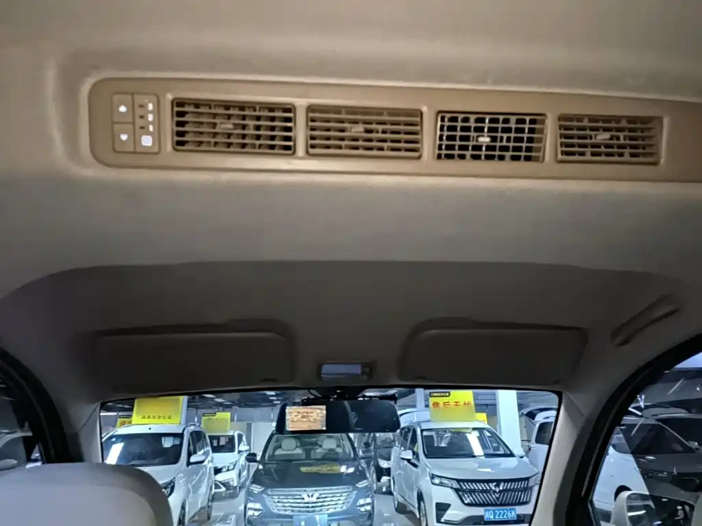 Wuling Hongguang V — миниатюра 18