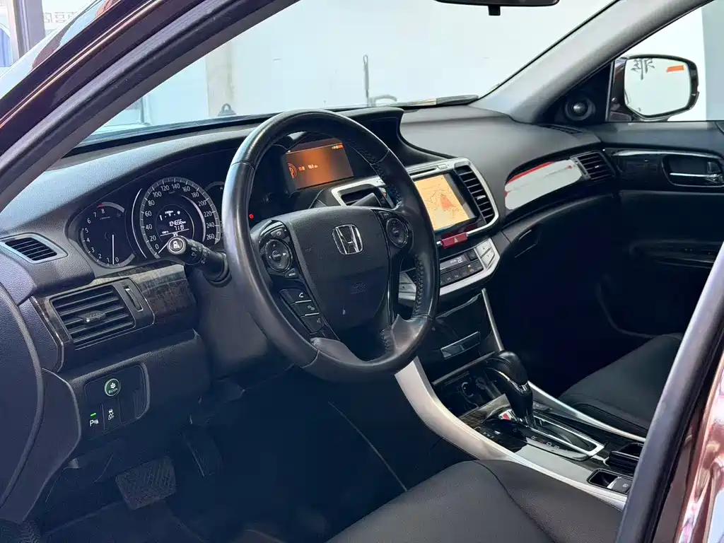 Honda Accord — миниатюра 9