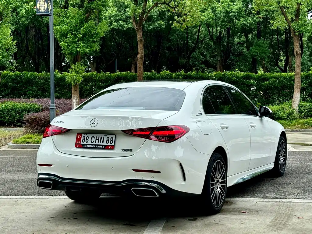Mercedes-Benz C-Class — миниатюра 11