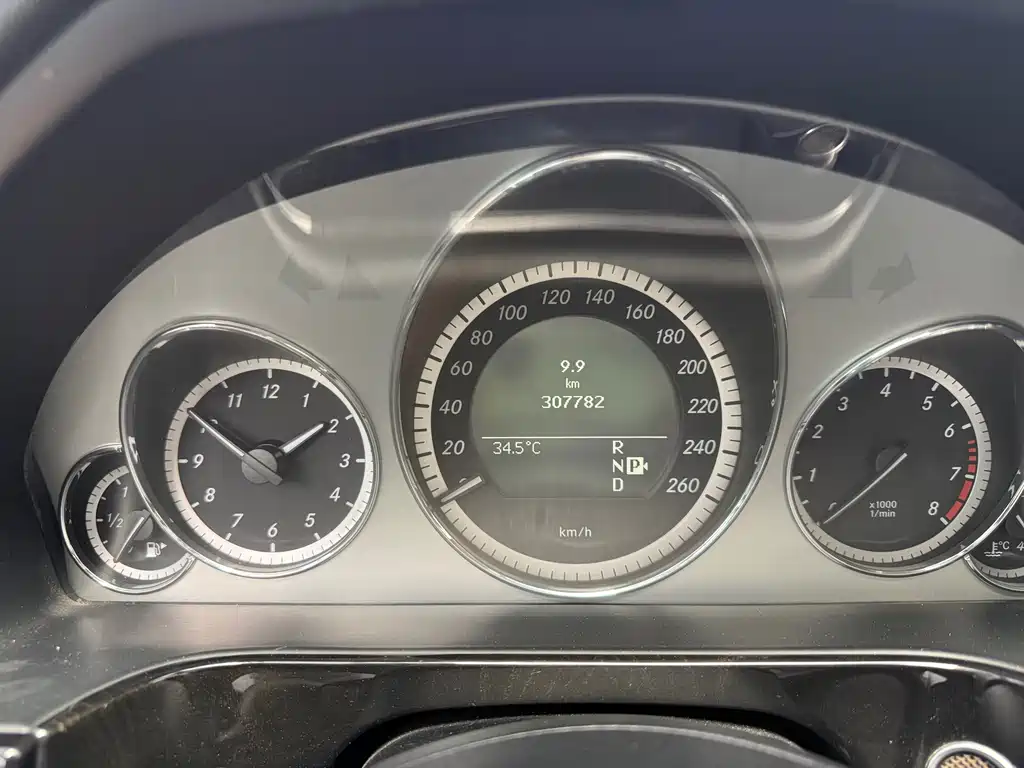 Mercedes-Benz E-Class — миниатюра 7