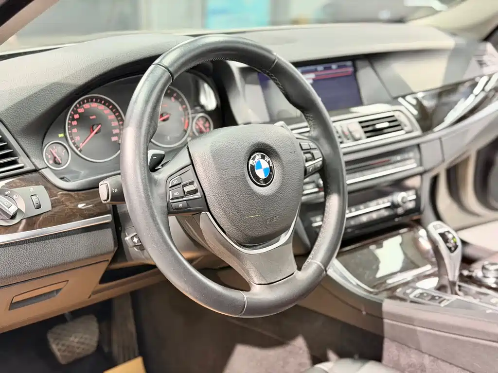 BMW 5 Series 5 2011 535i Luxury Sport
