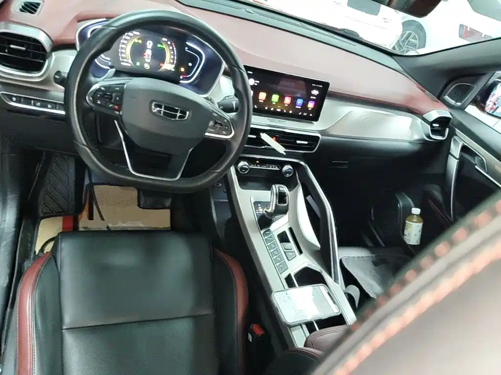 Geely Binyue — миниатюра 10