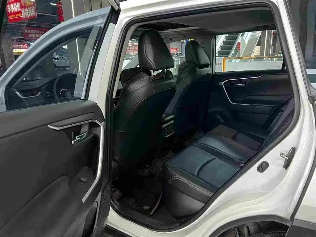 Toyota Wildlander — миниатюра 6