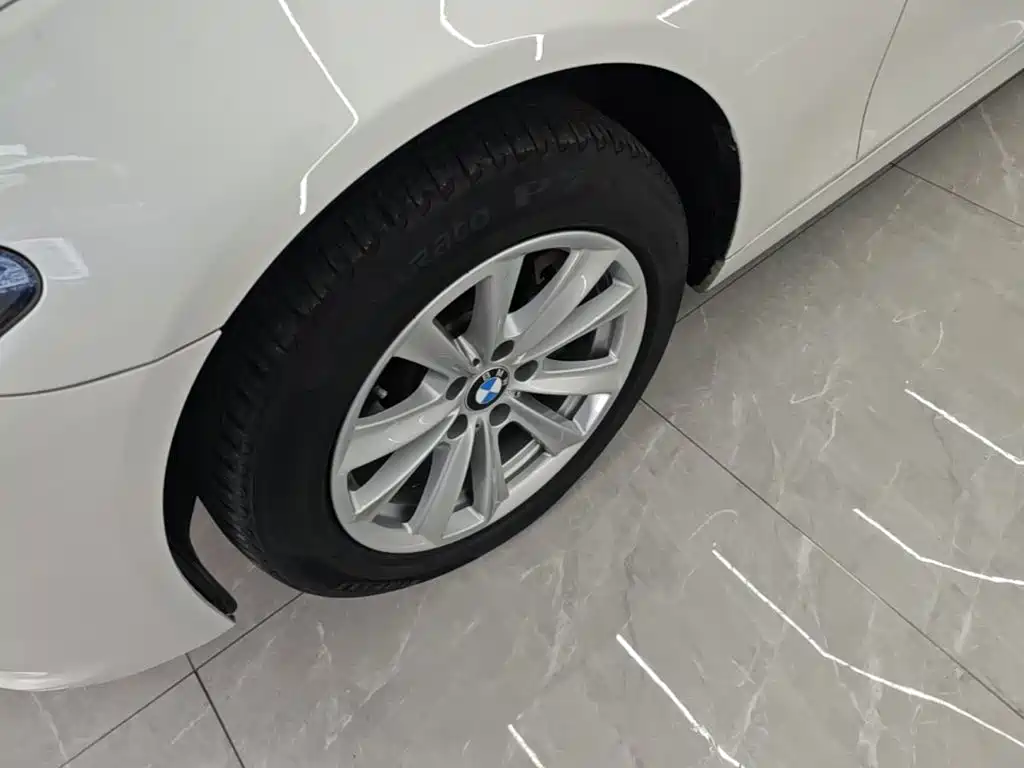 BMW 5 Series — миниатюра 23