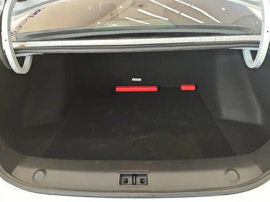 DONGFENG YI HYUN MAX