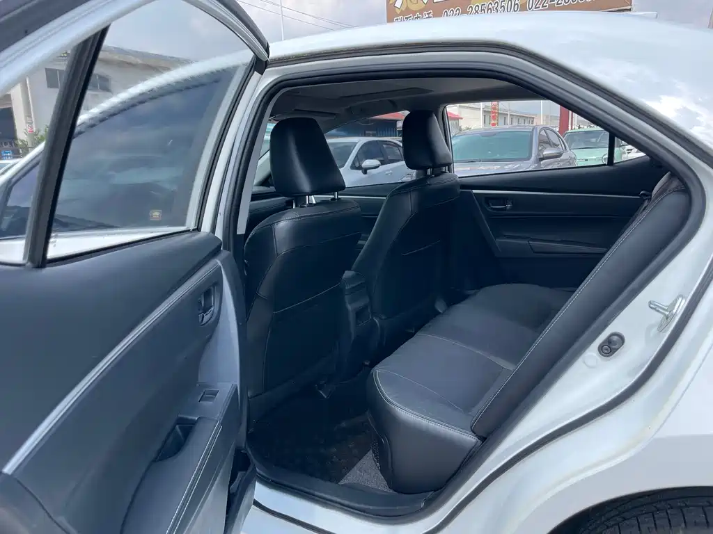 Toyota Corolla 2016 1.8L E-CVT Luxury