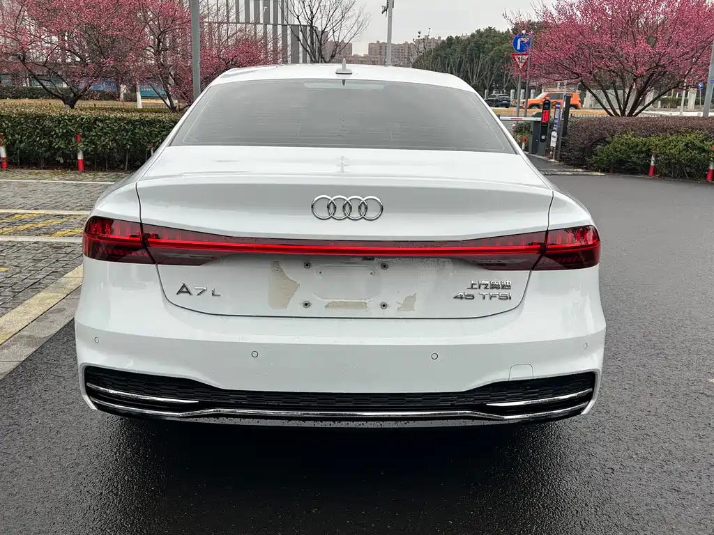AUDI A7L