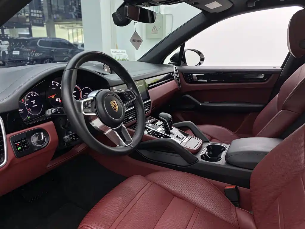 Porsche Cayenne — миниатюра 15