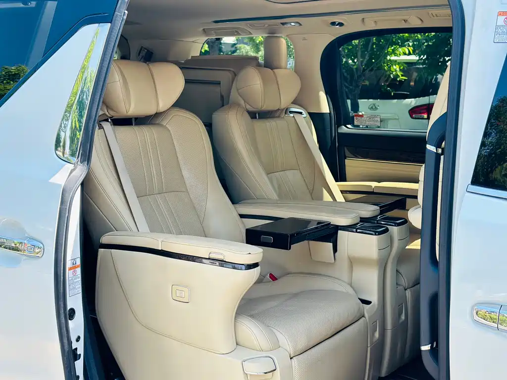 Toyota Alphard 2018 3.5L Luxury