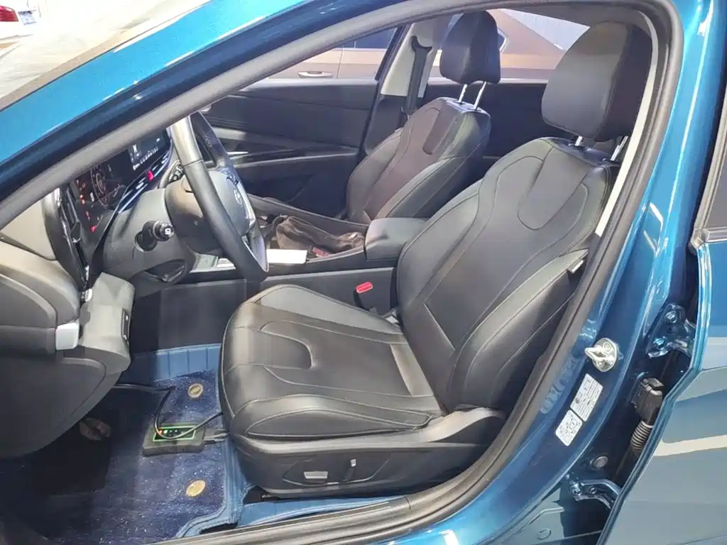 Hyundai Elantra — миниатюра 15