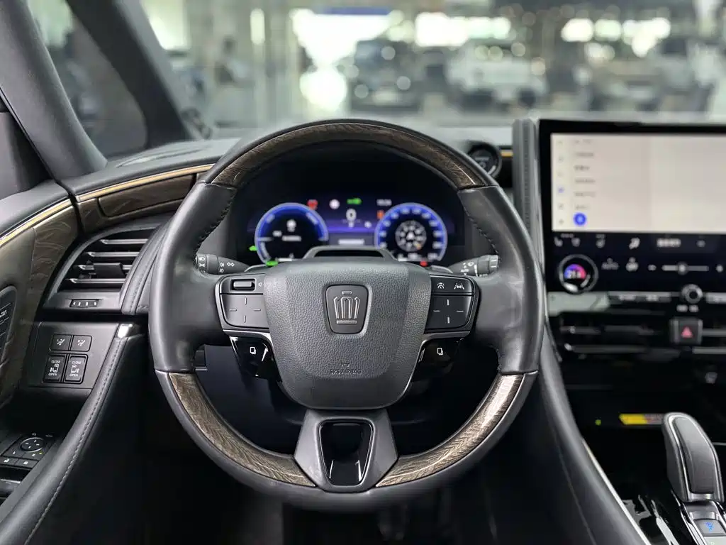 Toyota Vellfire — миниатюра 17