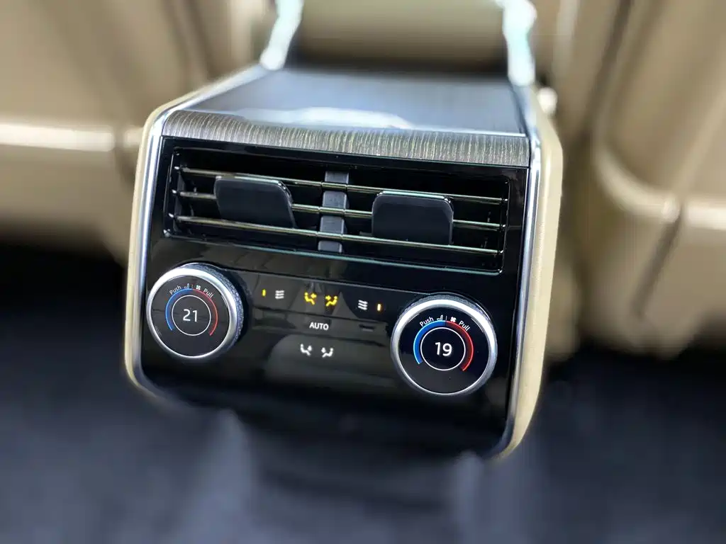 Land Rover Range Rover — миниатюра 24
