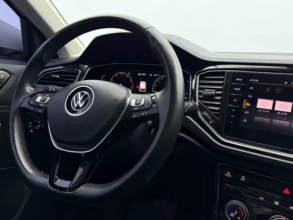 VOLKSWAGEN T ROC EXPLORING SONGS