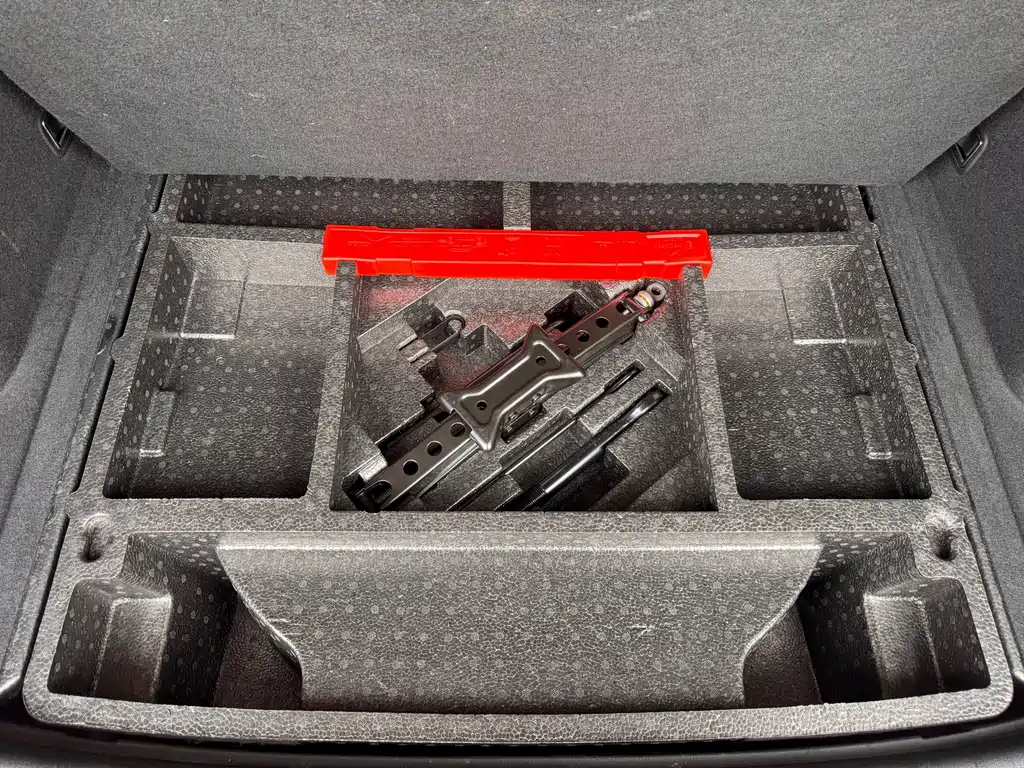 Geely Binyue PRO 260T DCT Knight, фото 18