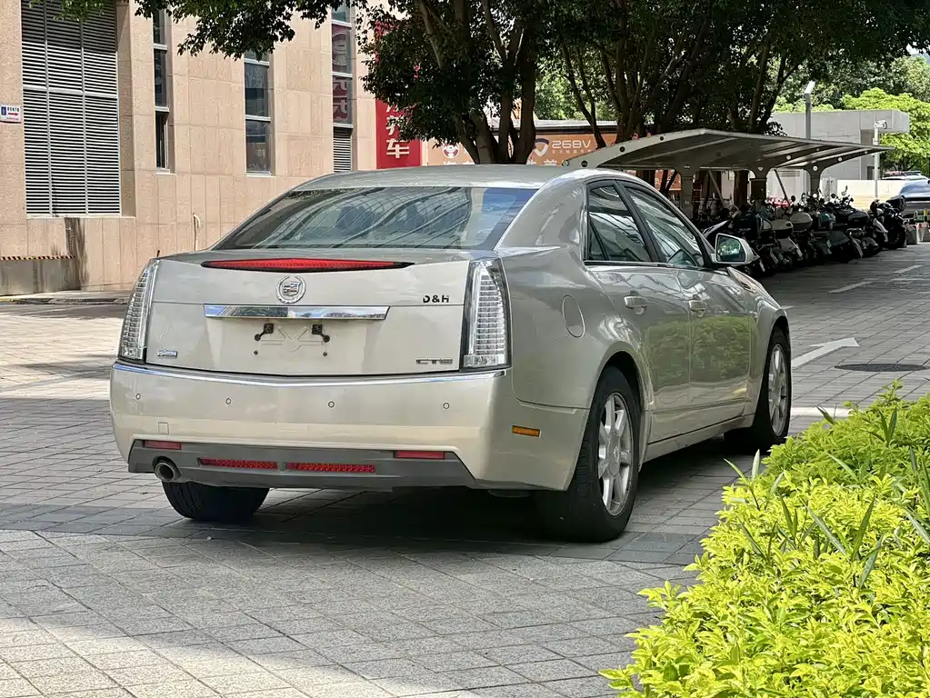 Cadillac CTS — миниатюра 7