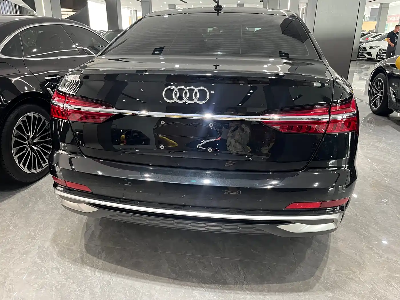 Audi A6L 2024 Черный из Китая