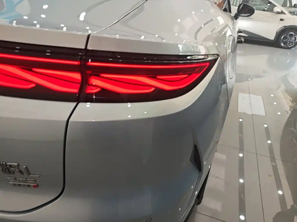 BYD Han L — миниатюра 8